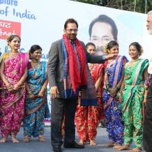 The Union Minister for Minority Affairs, Shri Mukhtar Abbas Naqvi visiting the Stalls, at Hunar Haat, at Islam Gymkhana Marine Lines, in Mumbai on January 08, 2018.