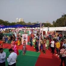 The Union Minister for Minority Affairs, Shri Mukhtar Abbas Naqvi visiting the Stalls, at Hunar Haat, at Islam Gymkhana Marine Lines, in Mumbai on January 08, 2018.