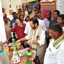 Dated: 25.09.2017, I along with Puducherry Chief Minister Shri V Narayanasamy inaugurated Hunar Haat, being organised by Minority Affairs Ministry at Puducherry.