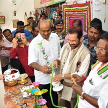 Dated: 25.09.2017, I along with Puducherry Chief Minister Shri V Narayanasamy inaugurated Hunar Haat, being organised by Minority Affairs Ministry at Puducherry.